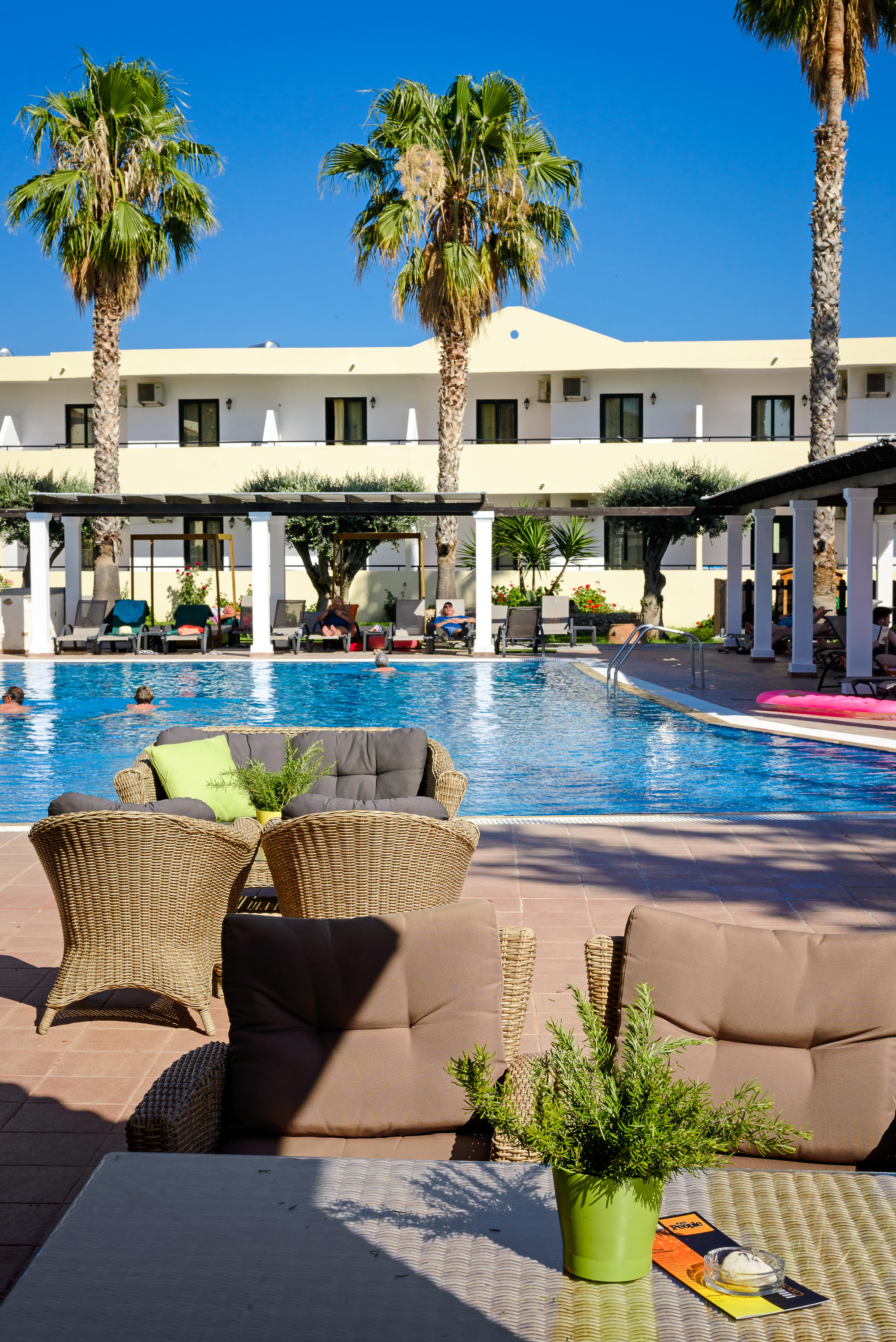 Pefkos Village Apart Otel 3*