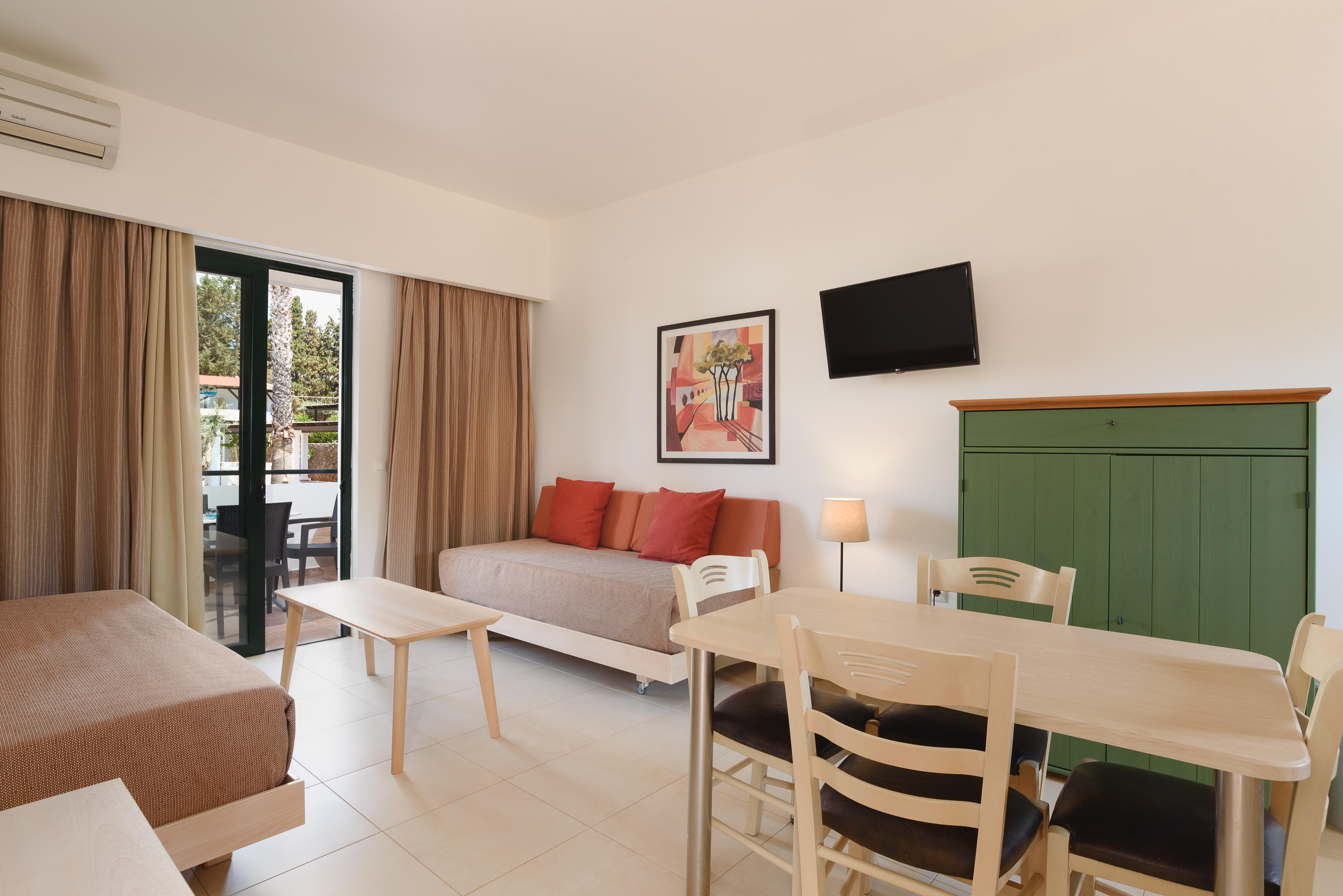 Ξενοδοχείο με διαμερίσματα Pefkos Village 3*