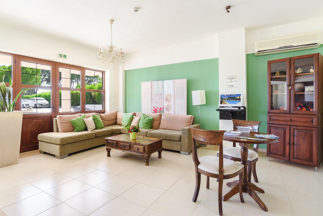 Aparthotel Pefkos Village