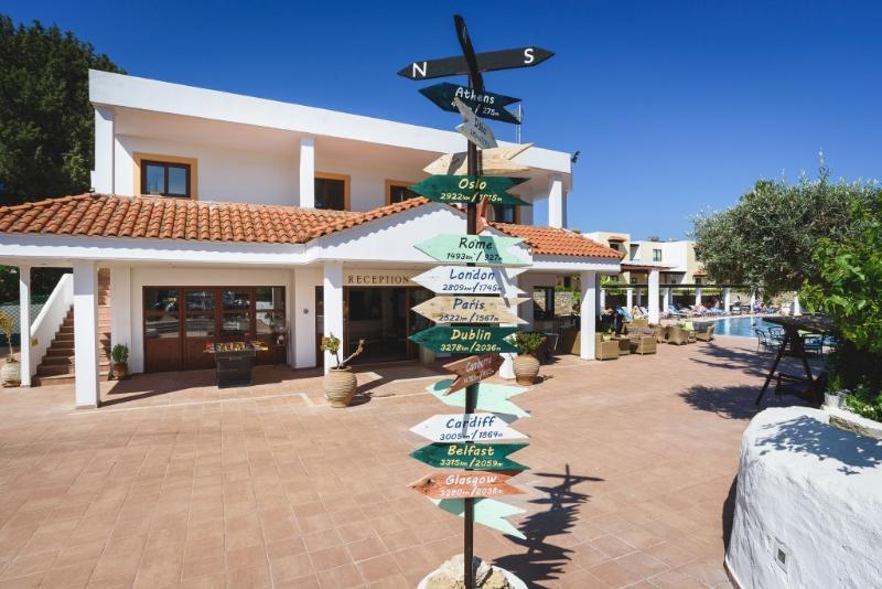Pefkos Village Aparthotel 3*